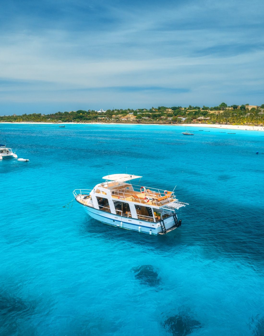 aerial-view-of-boats-and-yachts-on-tropical-sea-coast-in-summer-1